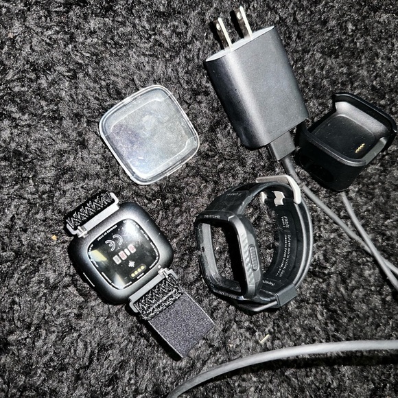 Fit bit versa 2 - Picture 4 of 5